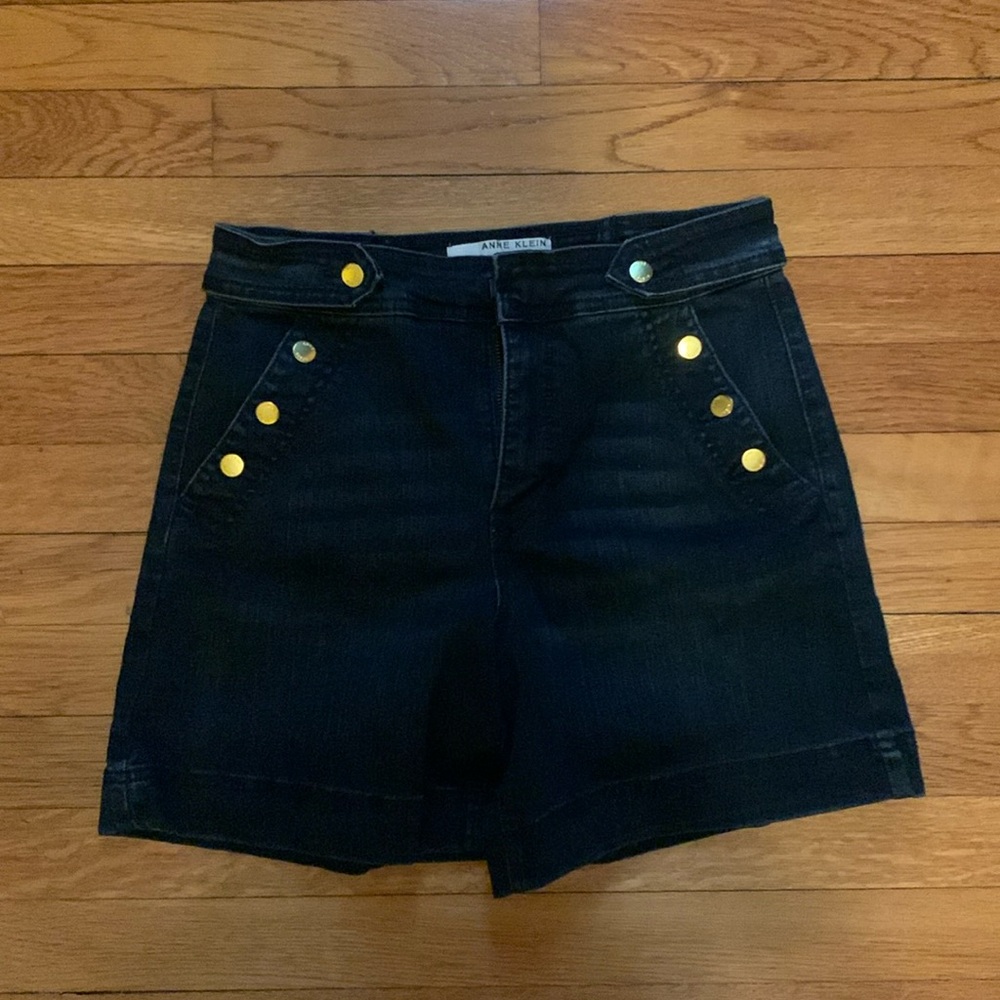 In excellent condition.